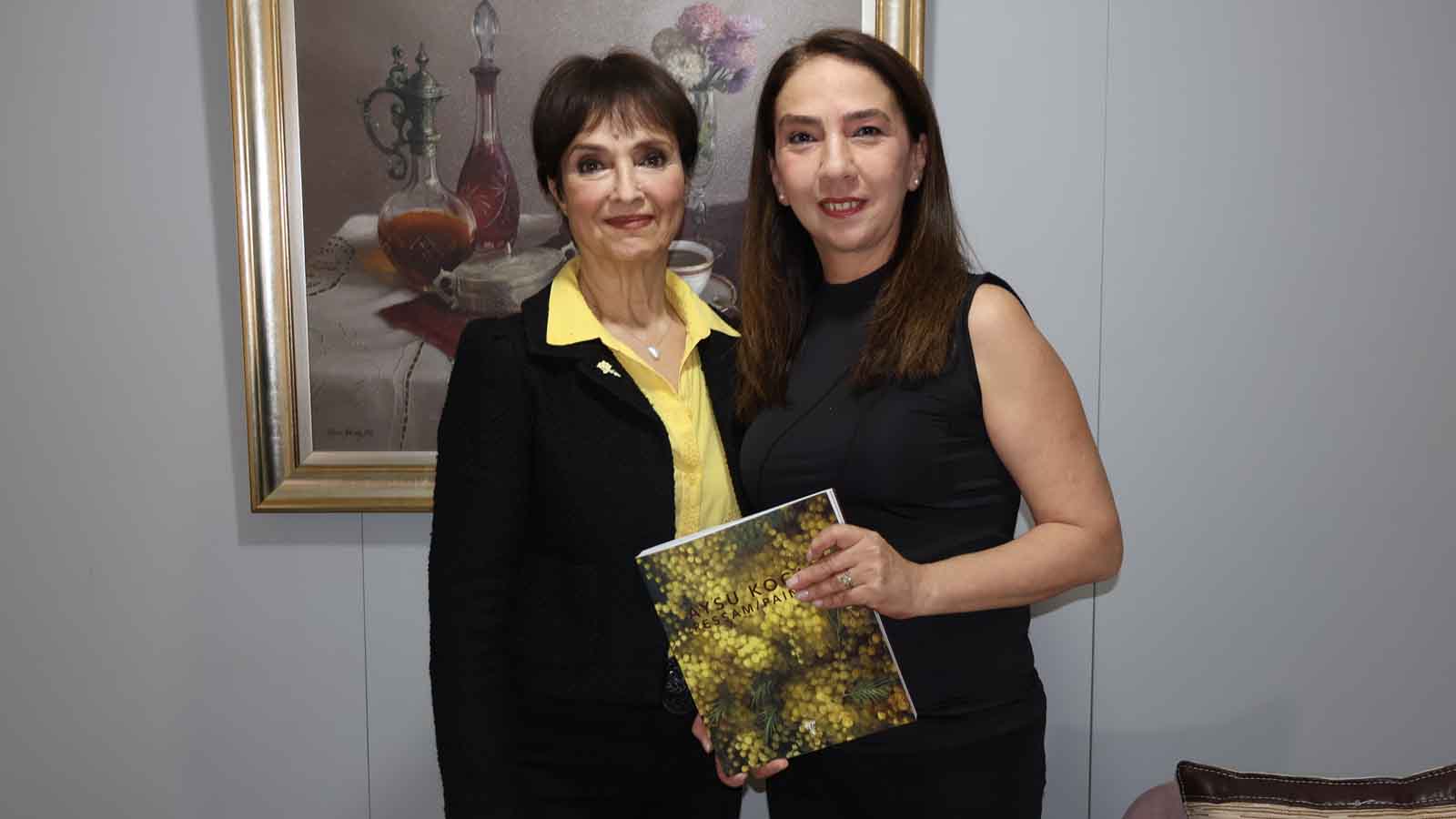 Aysu koçak kitap tanıtımı ve siyah beyaz resimlerden seçkiler evrim sanat galerisi 1 (2)