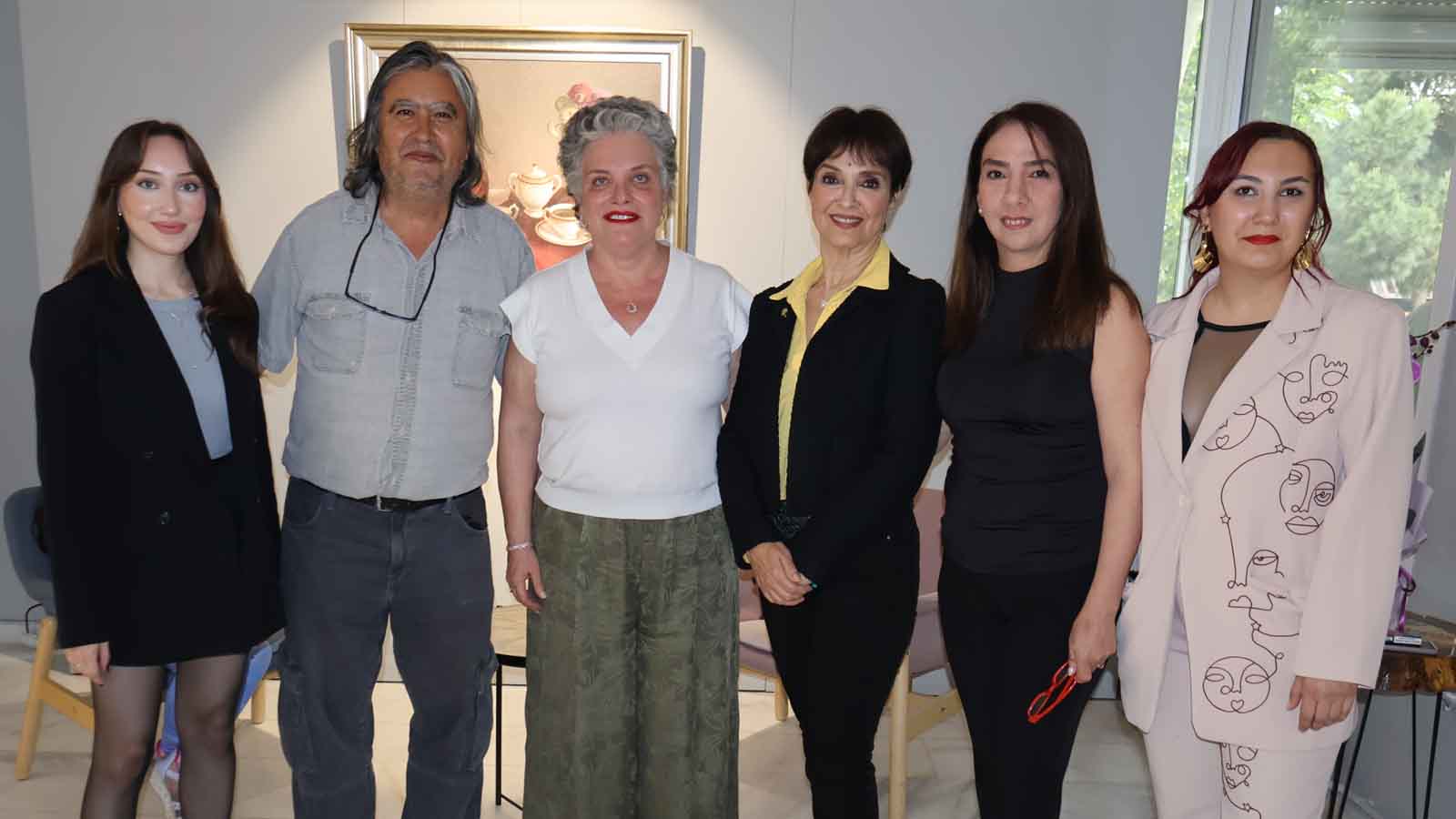 Aysu koçak kitap tanıtımı ve siyah beyaz resimlerden seçkiler evrim sanat galerisi 1 (3)