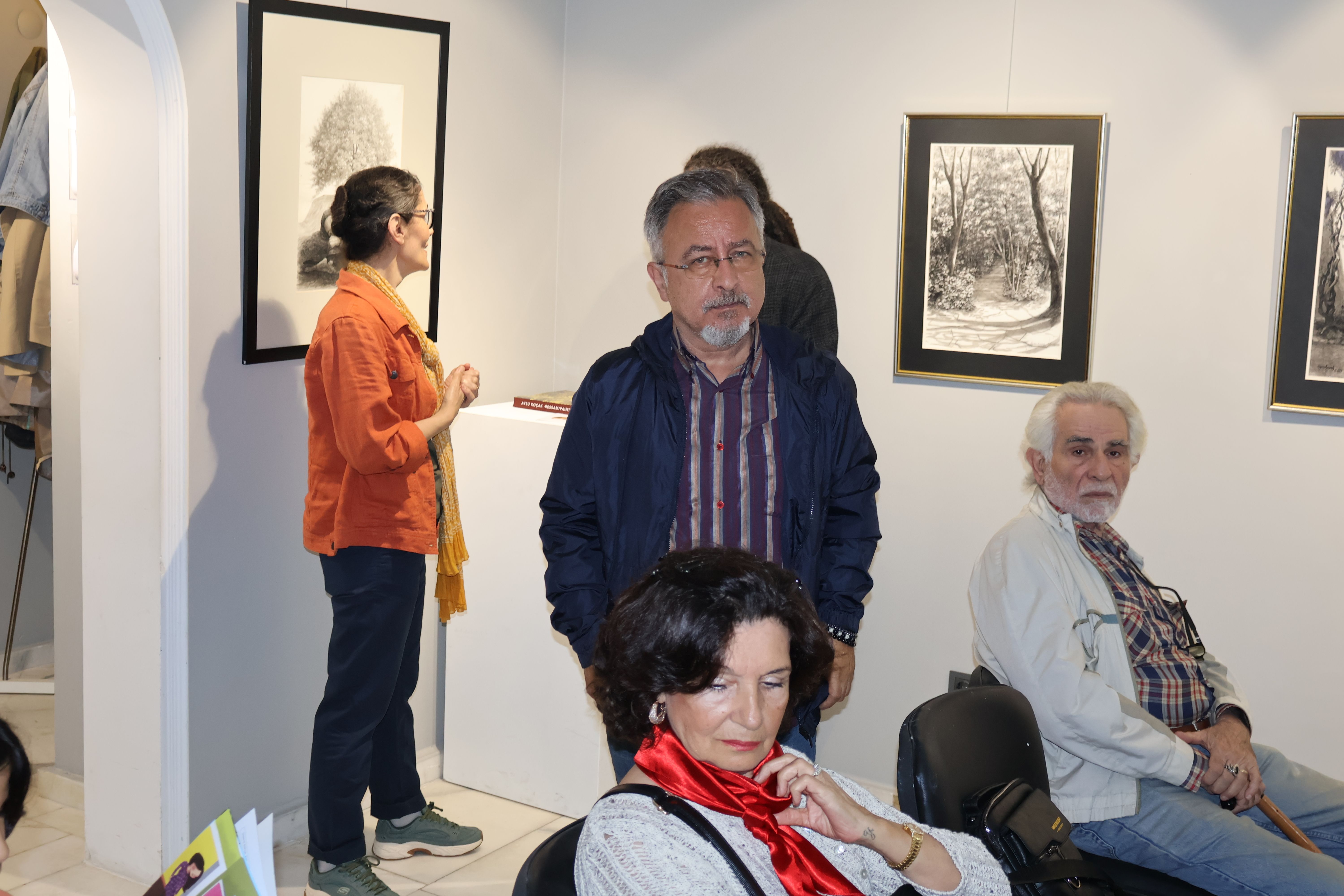 Aysu koçak kitap tanıtımı ve siyah beyaz resimlerden seçkiler evrim sanat galerisi 2 (13)