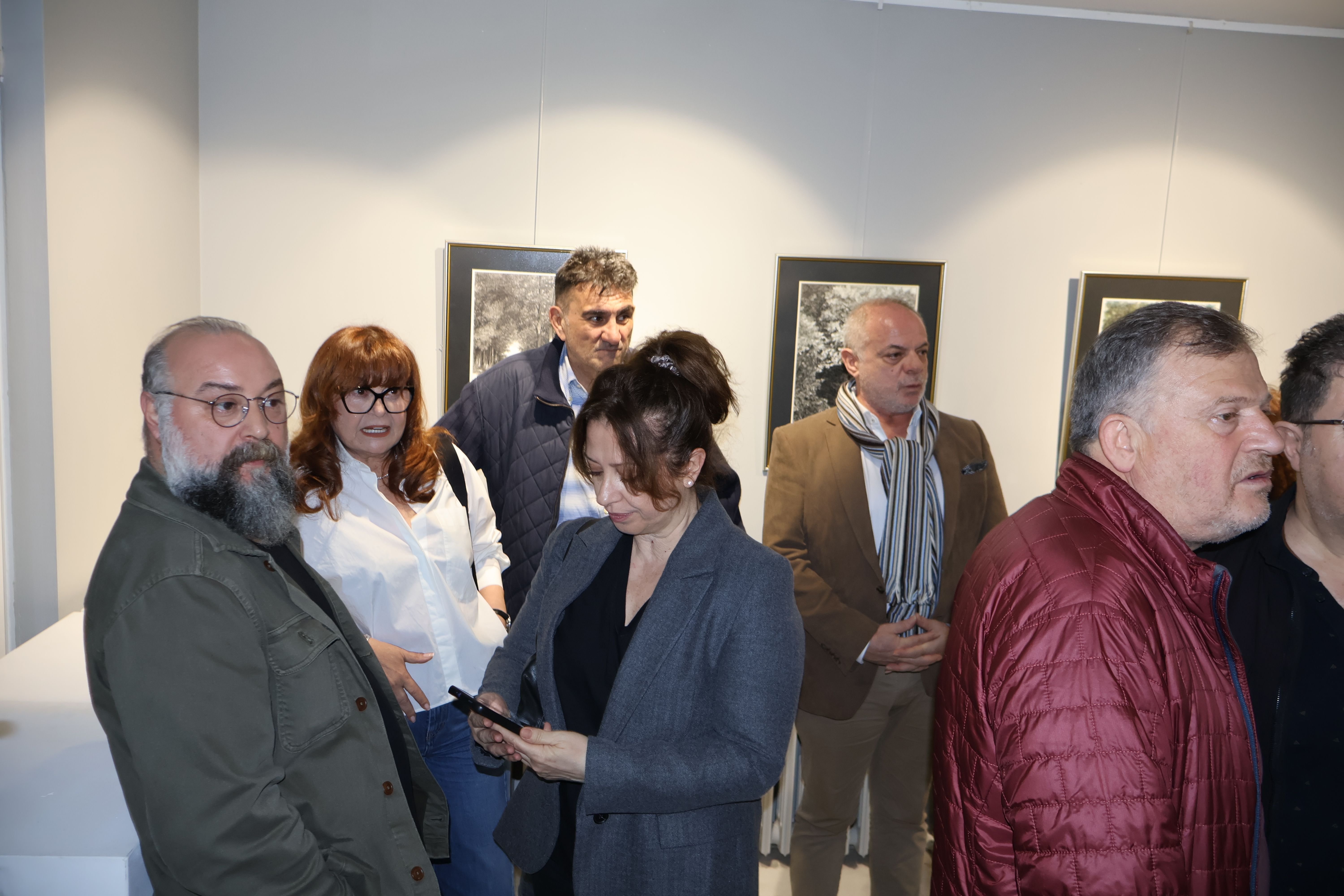 Aysu koçak kitap tanıtımı ve siyah beyaz resimlerden seçkiler evrim sanat galerisi 2 (20)