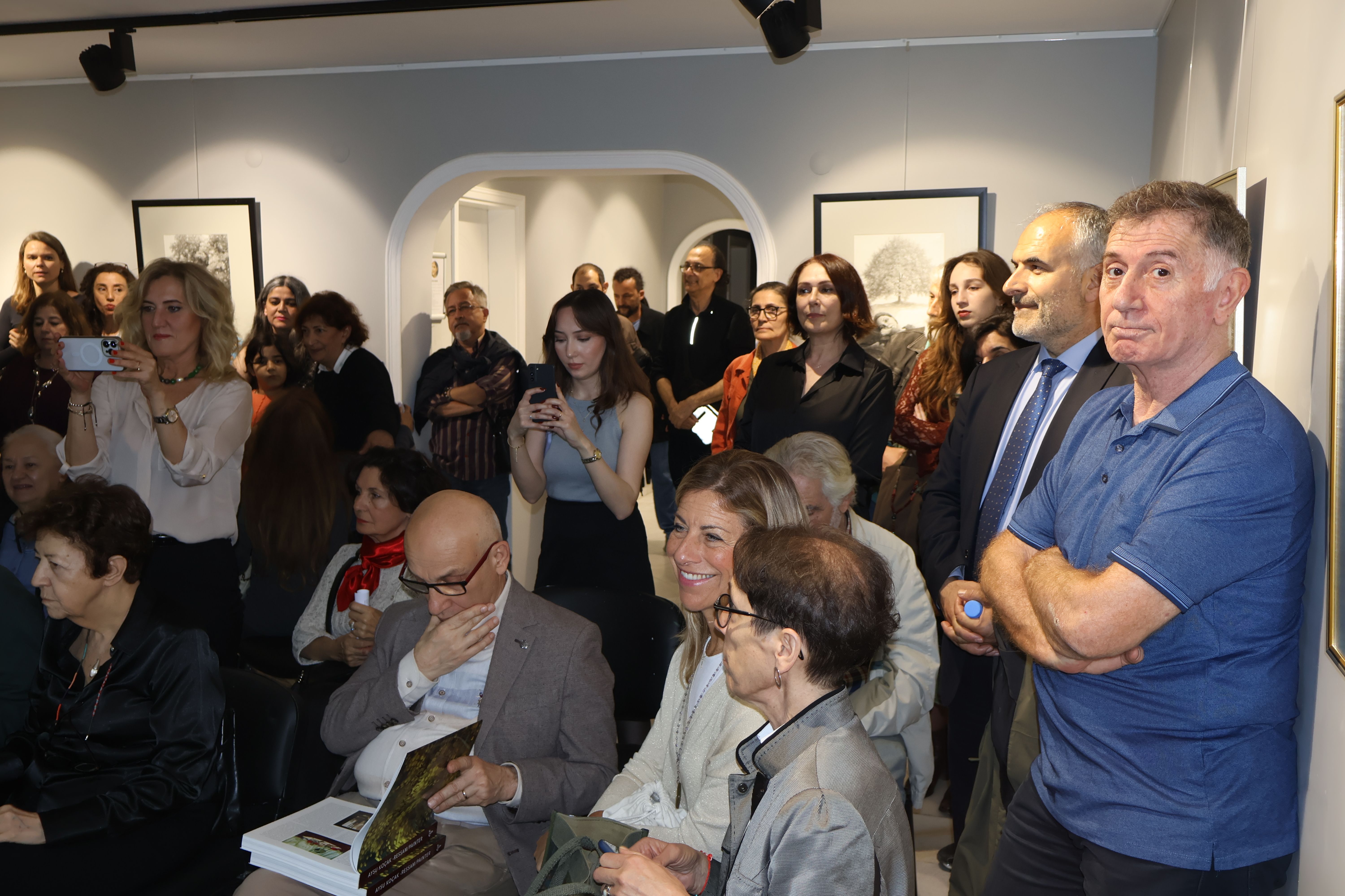 Aysu koçak kitap tanıtımı ve siyah beyaz resimlerden seçkiler evrim sanat galerisi 2 (23)