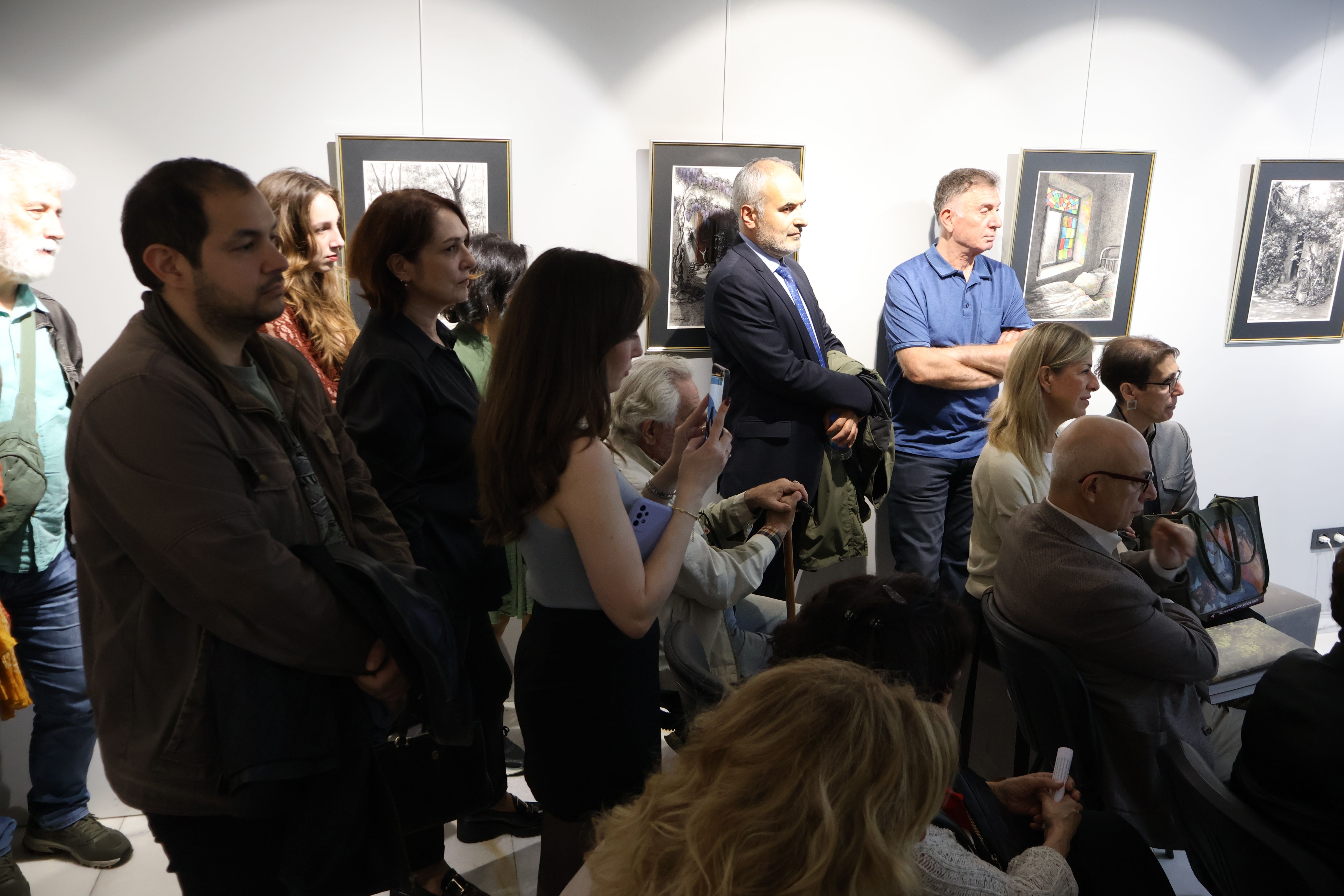 Aysu koçak kitap tanıtımı ve siyah beyaz resimlerden seçkiler evrim sanat galerisi 2 (29)
