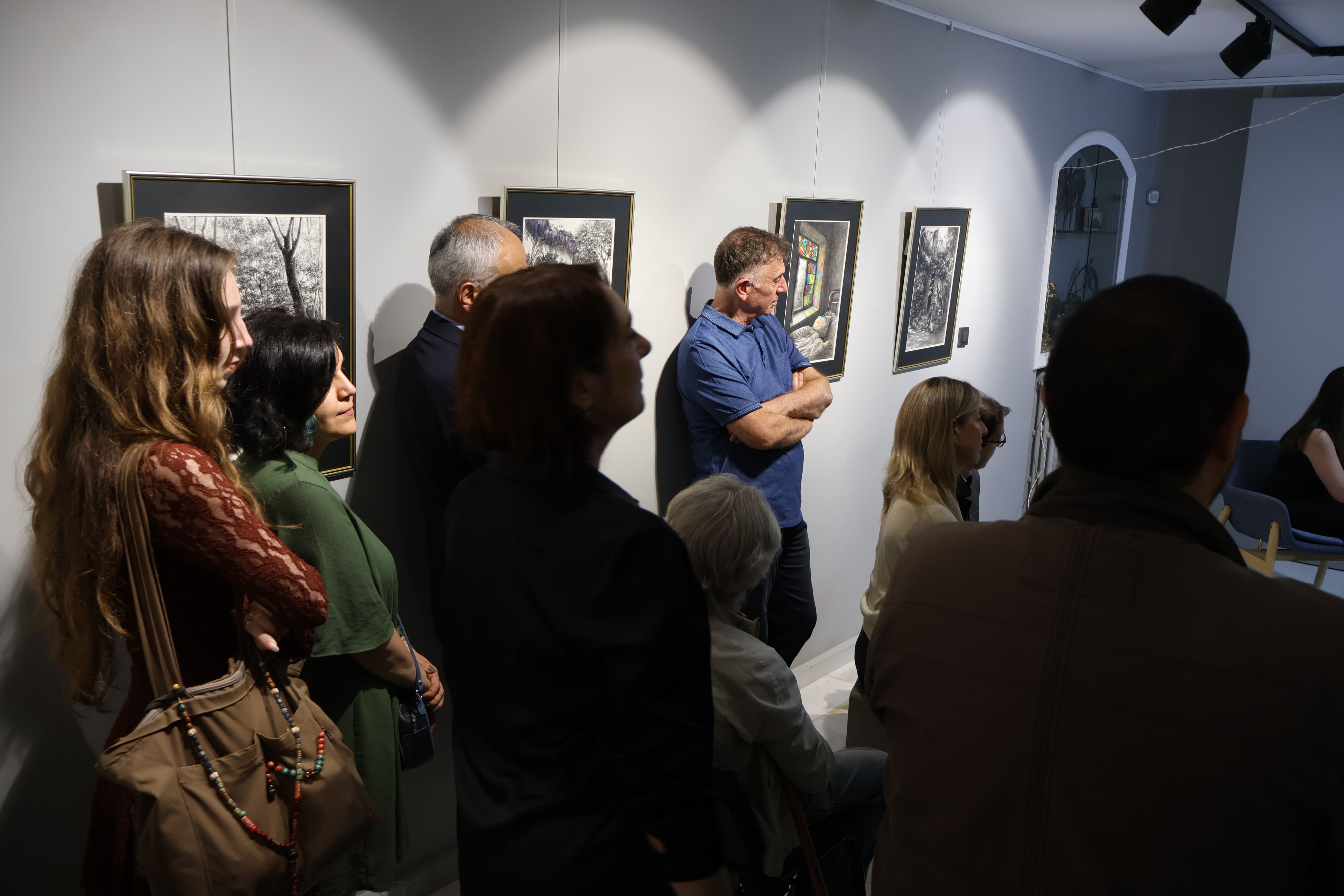 Aysu koçak kitap tanıtımı ve siyah beyaz resimlerden seçkiler evrim sanat galerisi 2 (33)