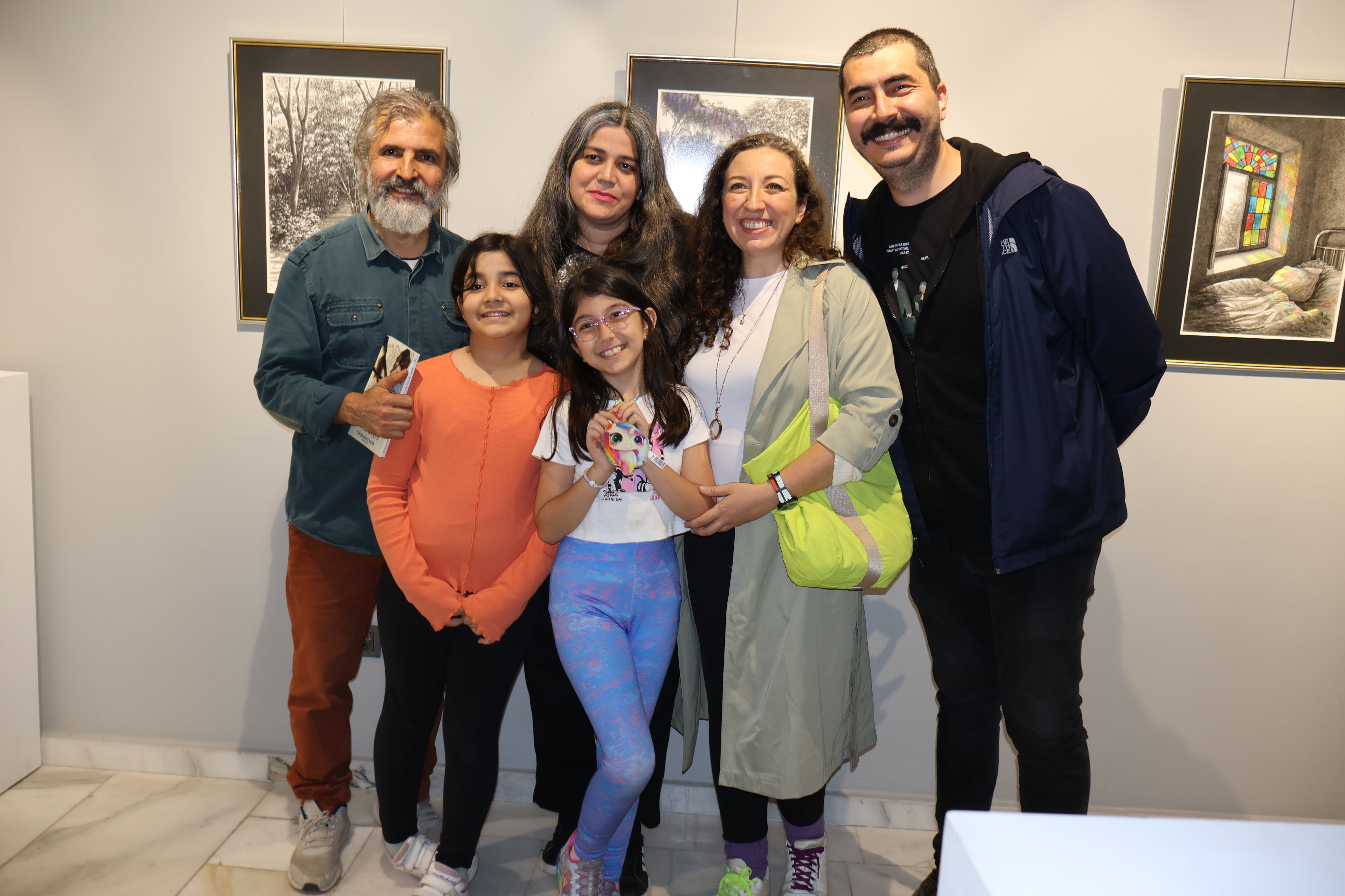 Aysu koçak kitap tanıtımı ve siyah beyaz resimlerden seçkiler evrim sanat galerisi 2 (52)