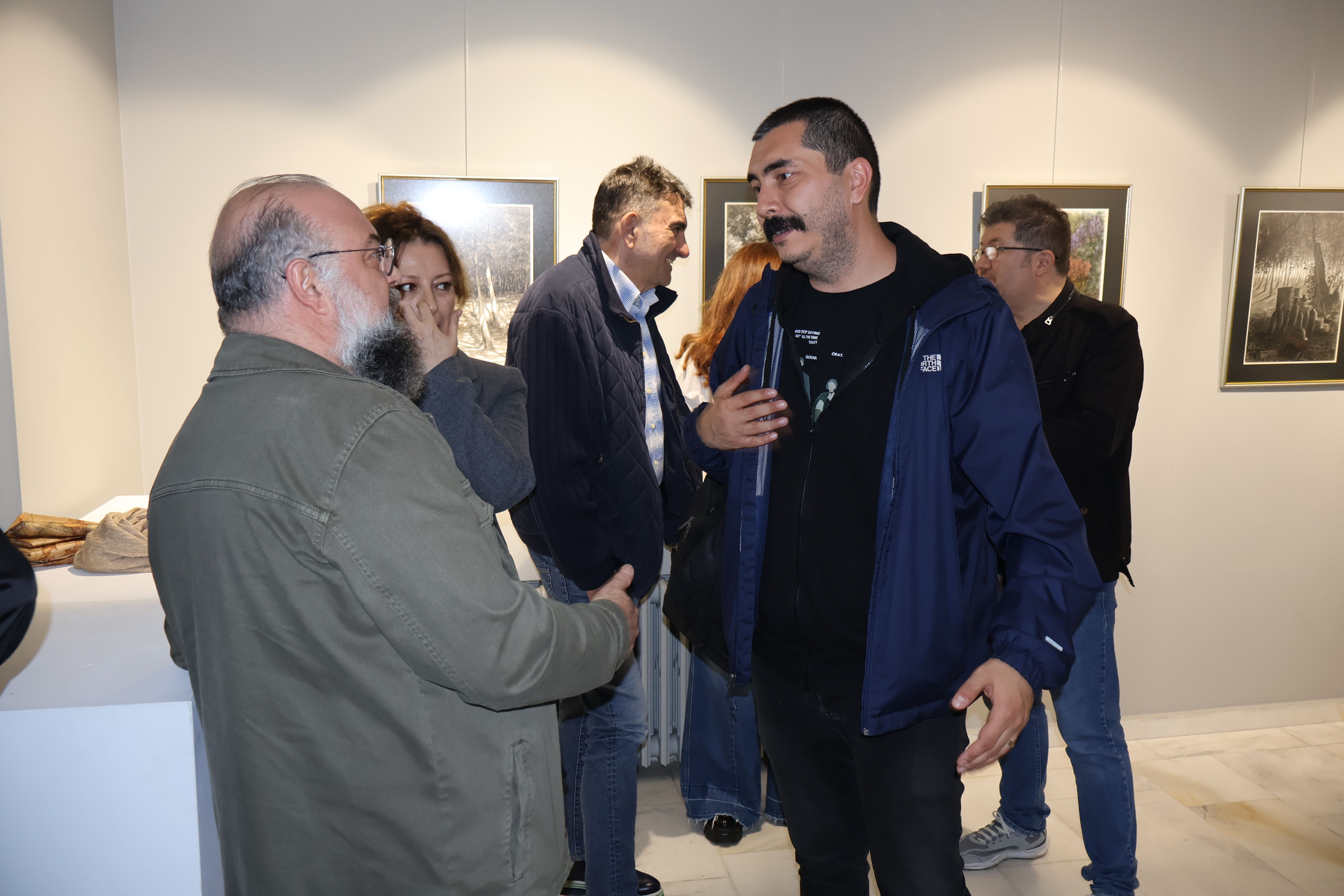 Aysu koçak kitap tanıtımı ve siyah beyaz resimlerden seçkiler evrim sanat galerisi 2 (6)