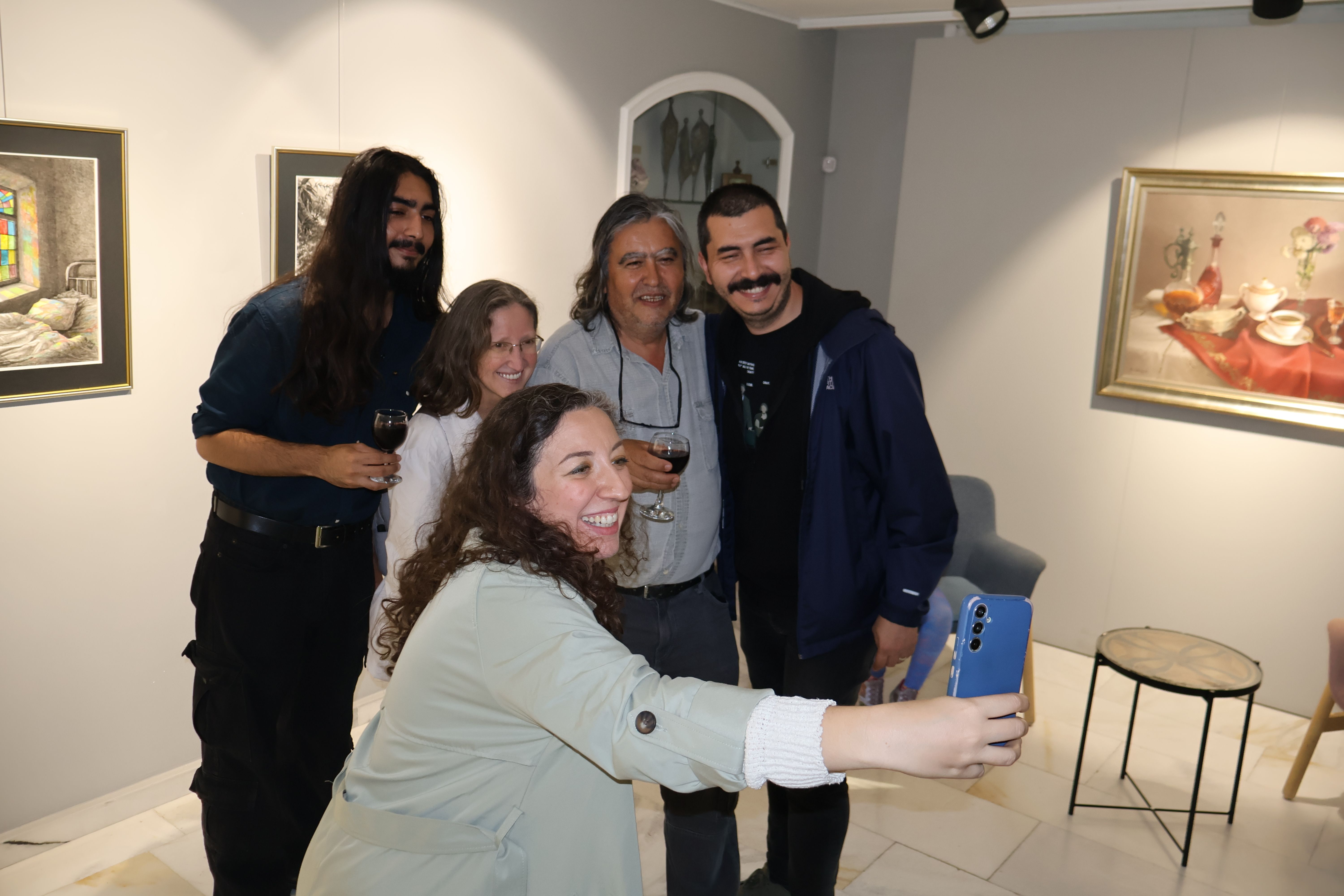 Aysu koçak kitap tanıtımı ve siyah beyaz resimlerden seçkiler evrim sanat galerisi 2 (67)