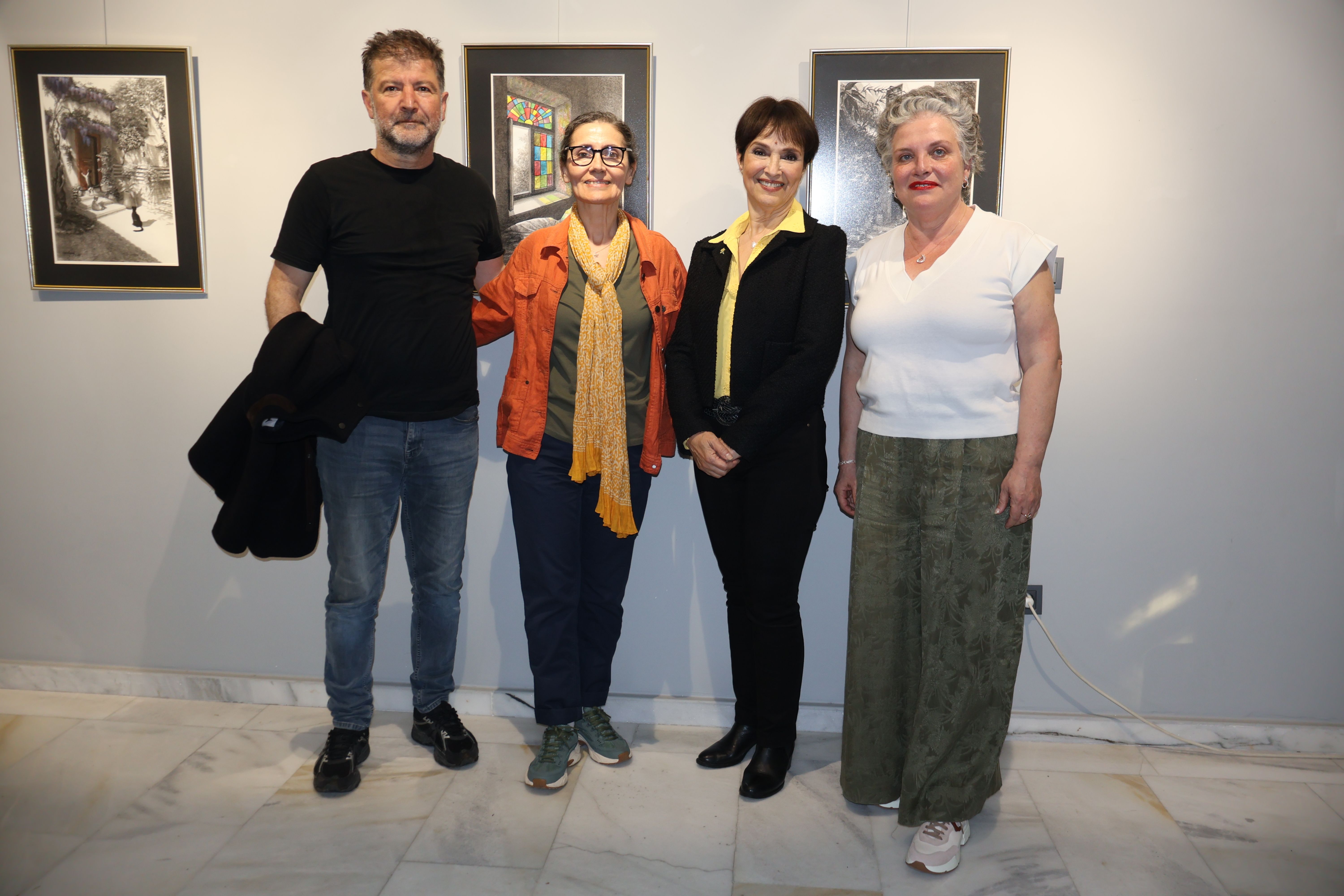 Aysu koçak kitap tanıtımı ve siyah beyaz resimlerden seçkiler evrim sanat galerisi 2 (72)