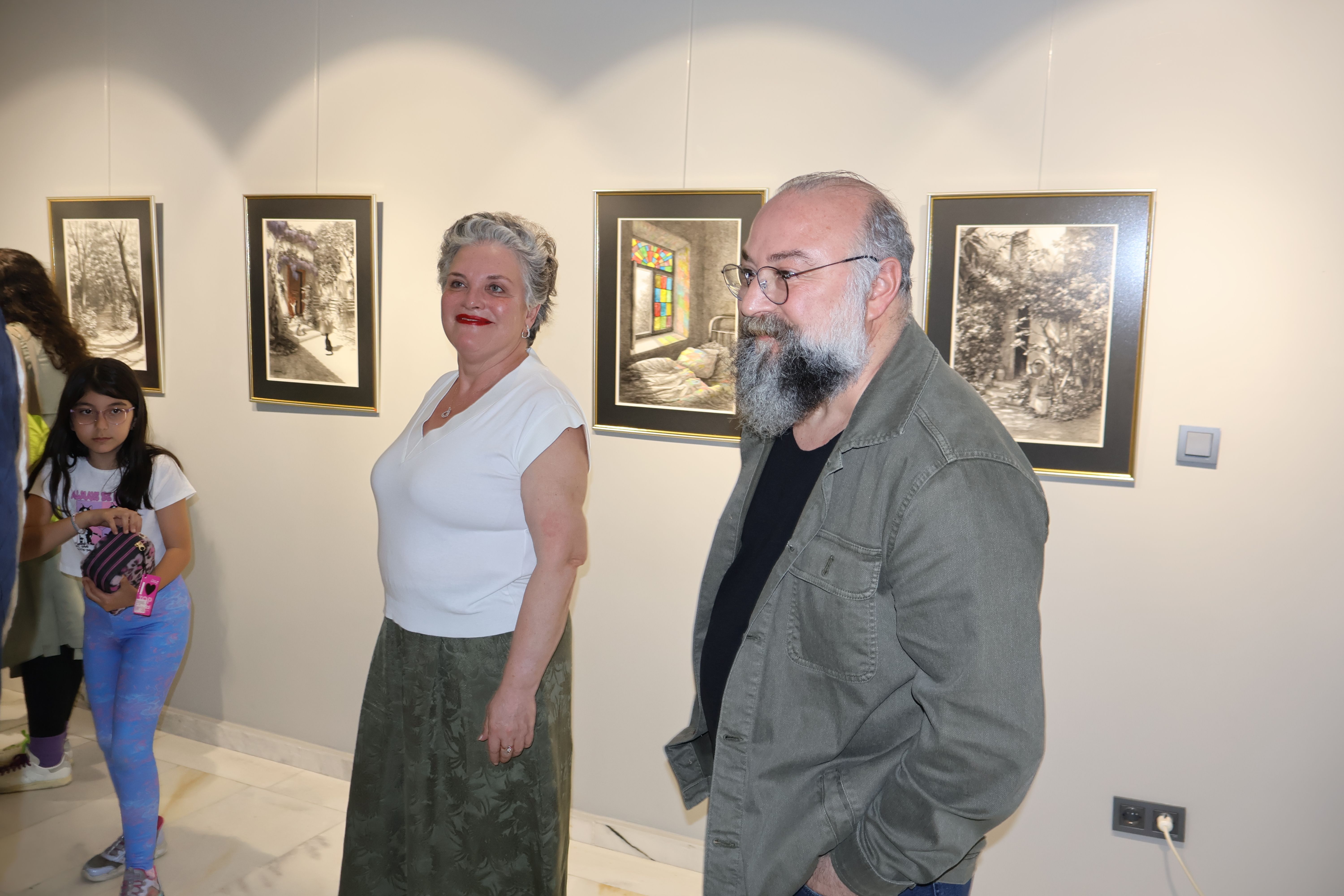 Aysu koçak kitap tanıtımı ve siyah beyaz resimlerden seçkiler evrim sanat galerisi 2 (77)