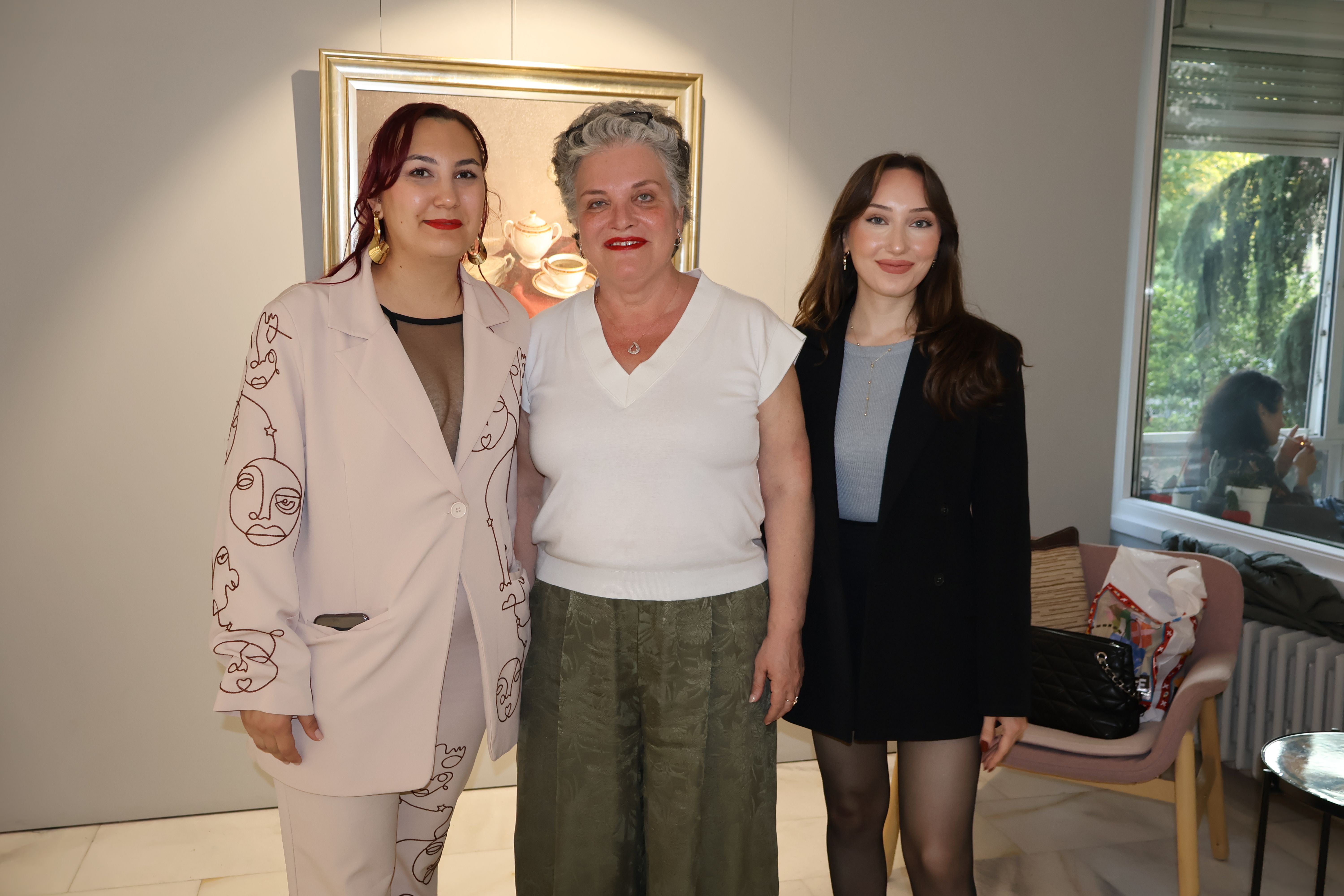 Aysu koçak kitap tanıtımı ve siyah beyaz resimlerden seçkiler evrim sanat galerisi 2 (81)