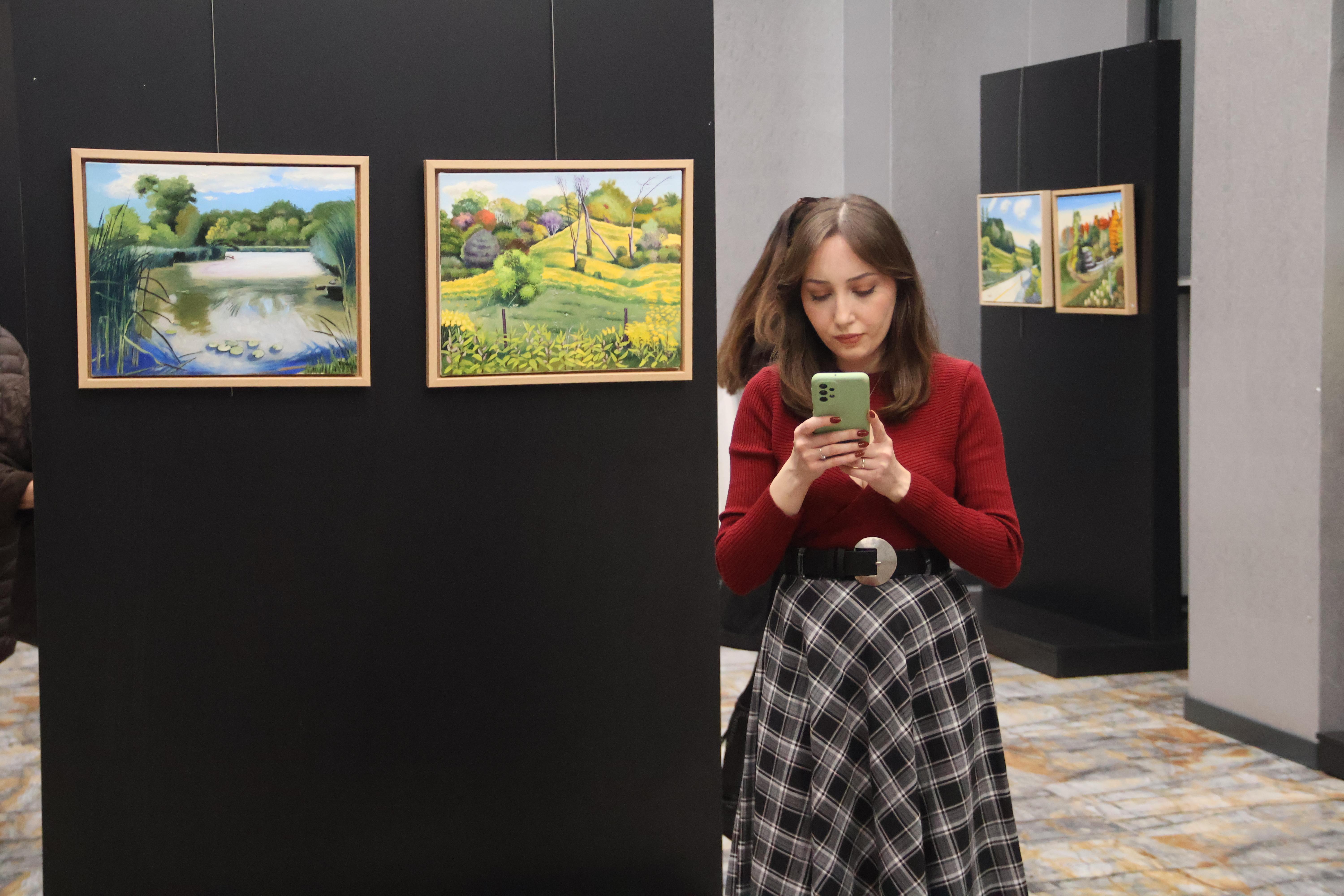 Ressam Vladimir Topal İstanbullu Sanatseverlerle Buluştu (19) Ressam Vladimir Topal İstanbullu Sanatseverlerle Buluştu (19)