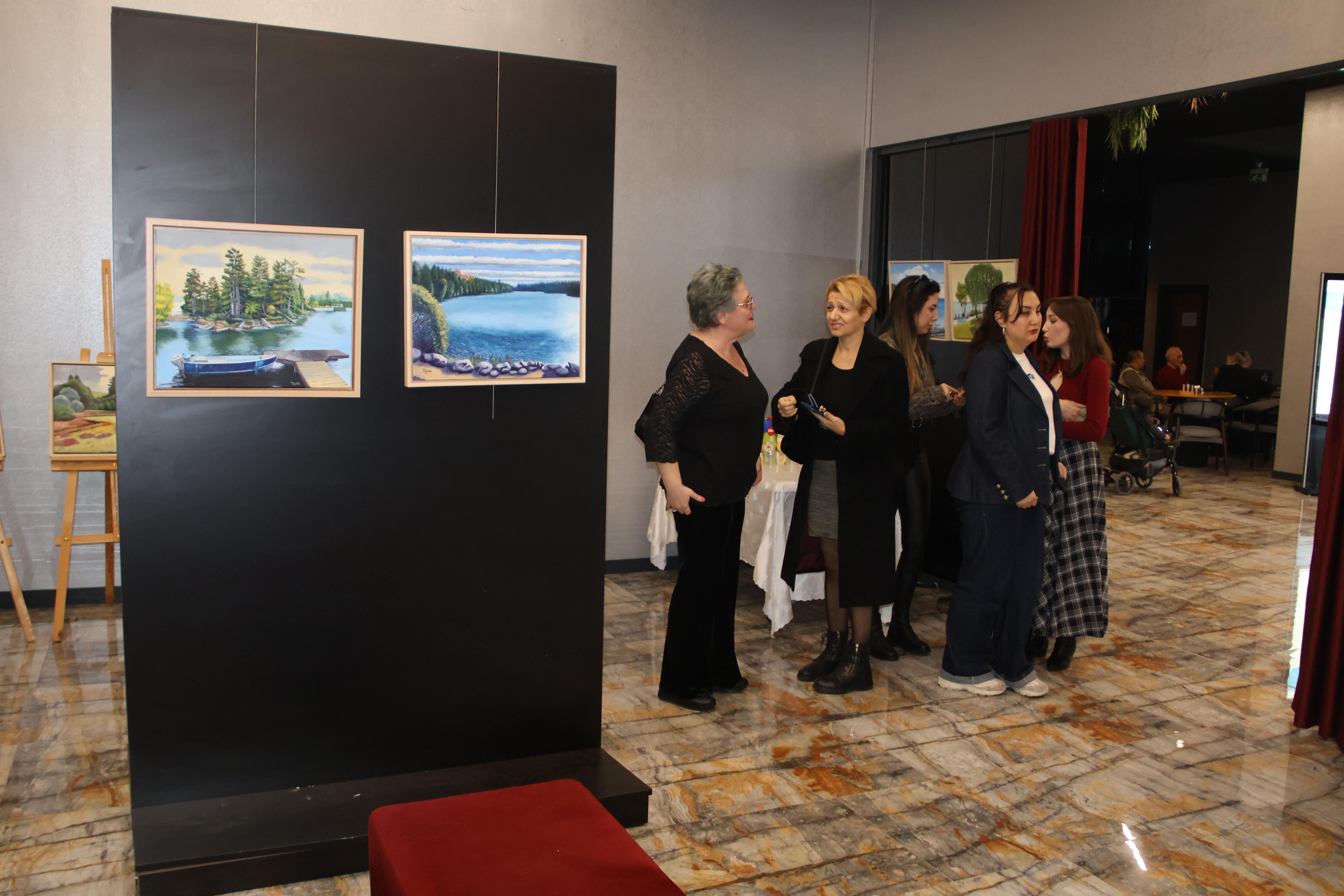 Ressam Vladimir Topal İstanbullu Sanatseverlerle Buluştu (20) Ressam Vladimir Topal İstanbullu Sanatseverlerle Buluştu (20)