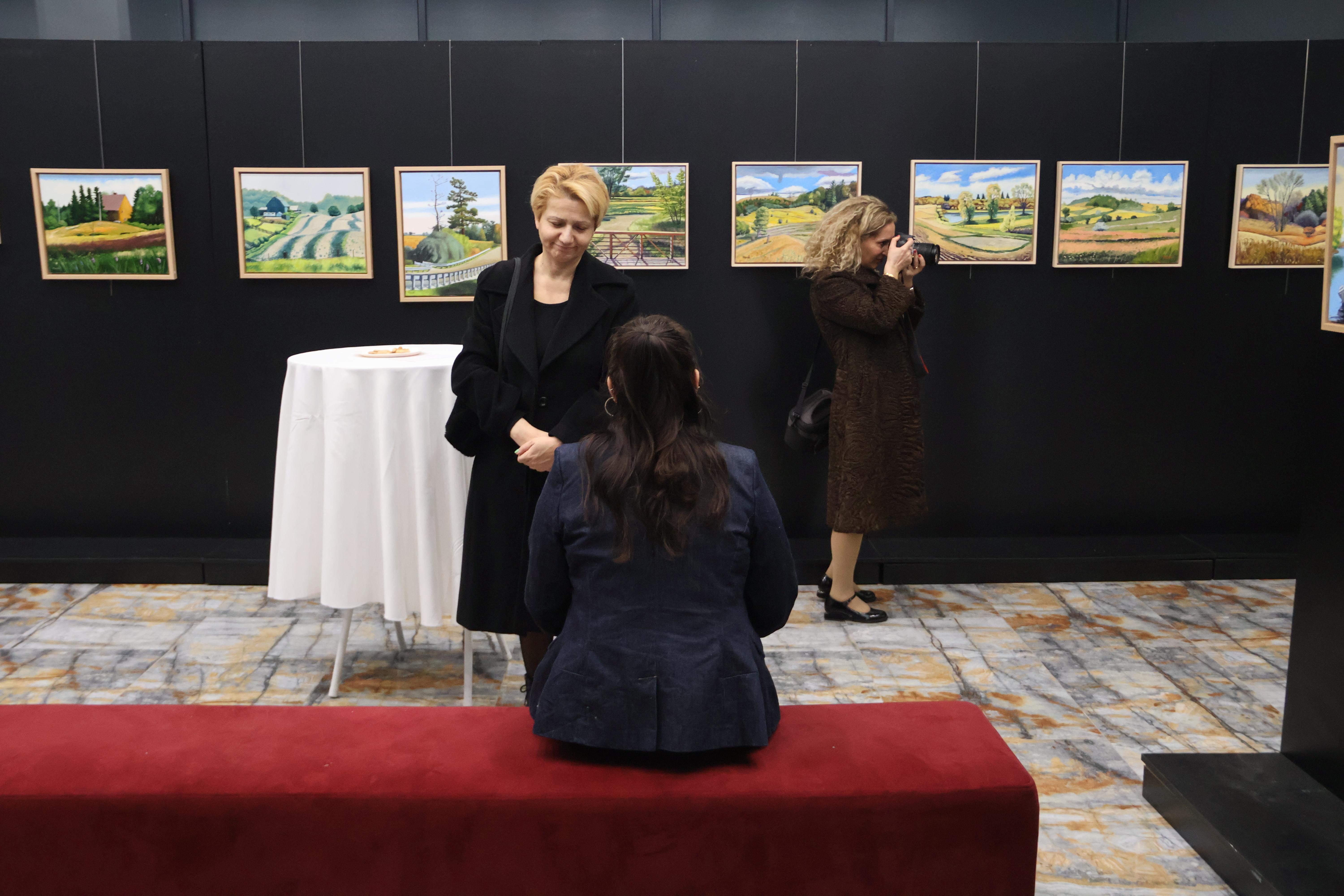 Ressam Vladimir Topal İstanbullu Sanatseverlerle Buluştu (34) Ressam Vladimir Topal İstanbullu Sanatseverlerle Buluştu (34)