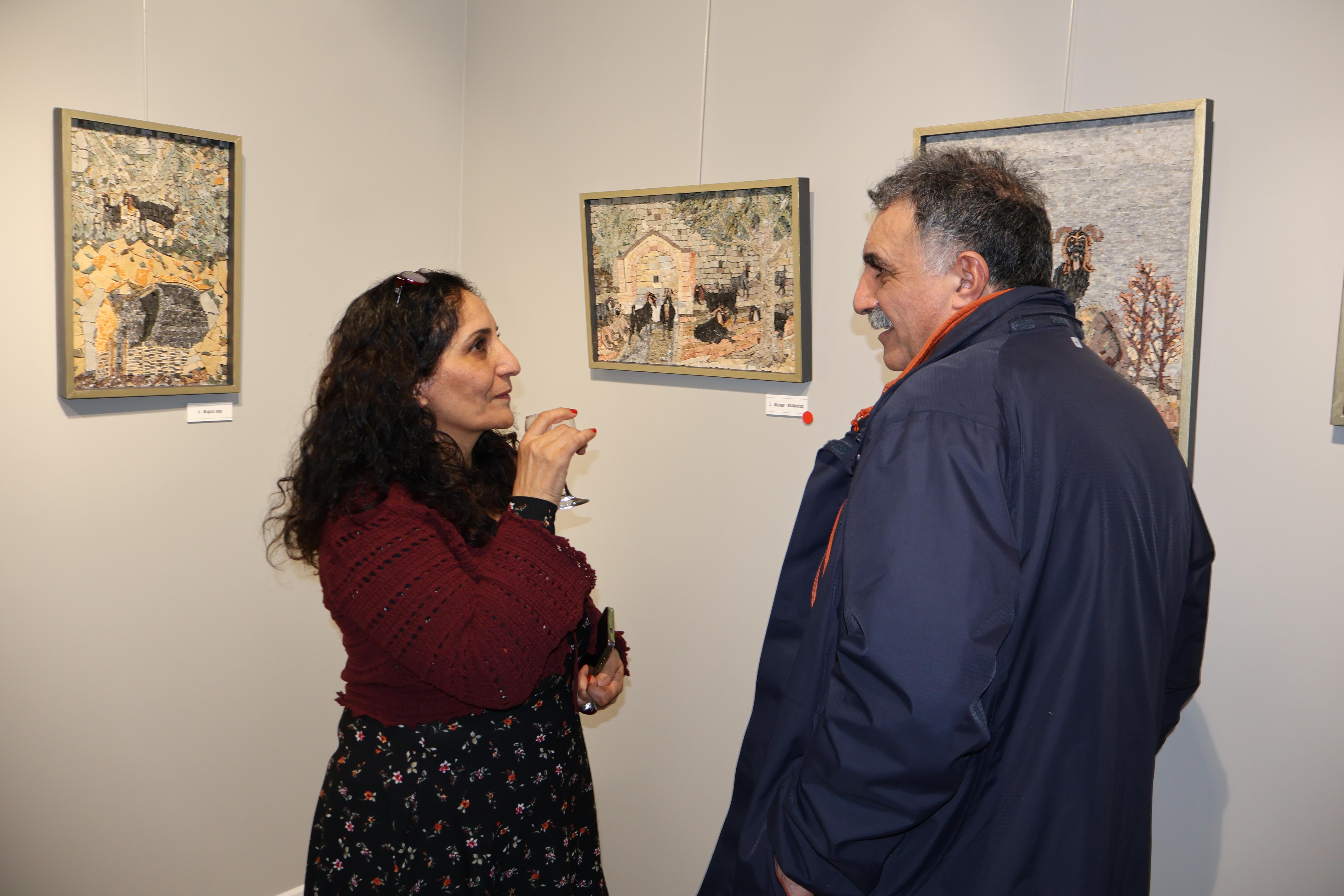 Mehmet Kına'nın ''Heey Keçiler, Hooy Keçiler'' adlı kişisel mozaik sergisi (1) Mehmet Kına'nın ''Heey Keçiler, Hooy Keçiler'' adlı kişisel mozaik sergisi (1)