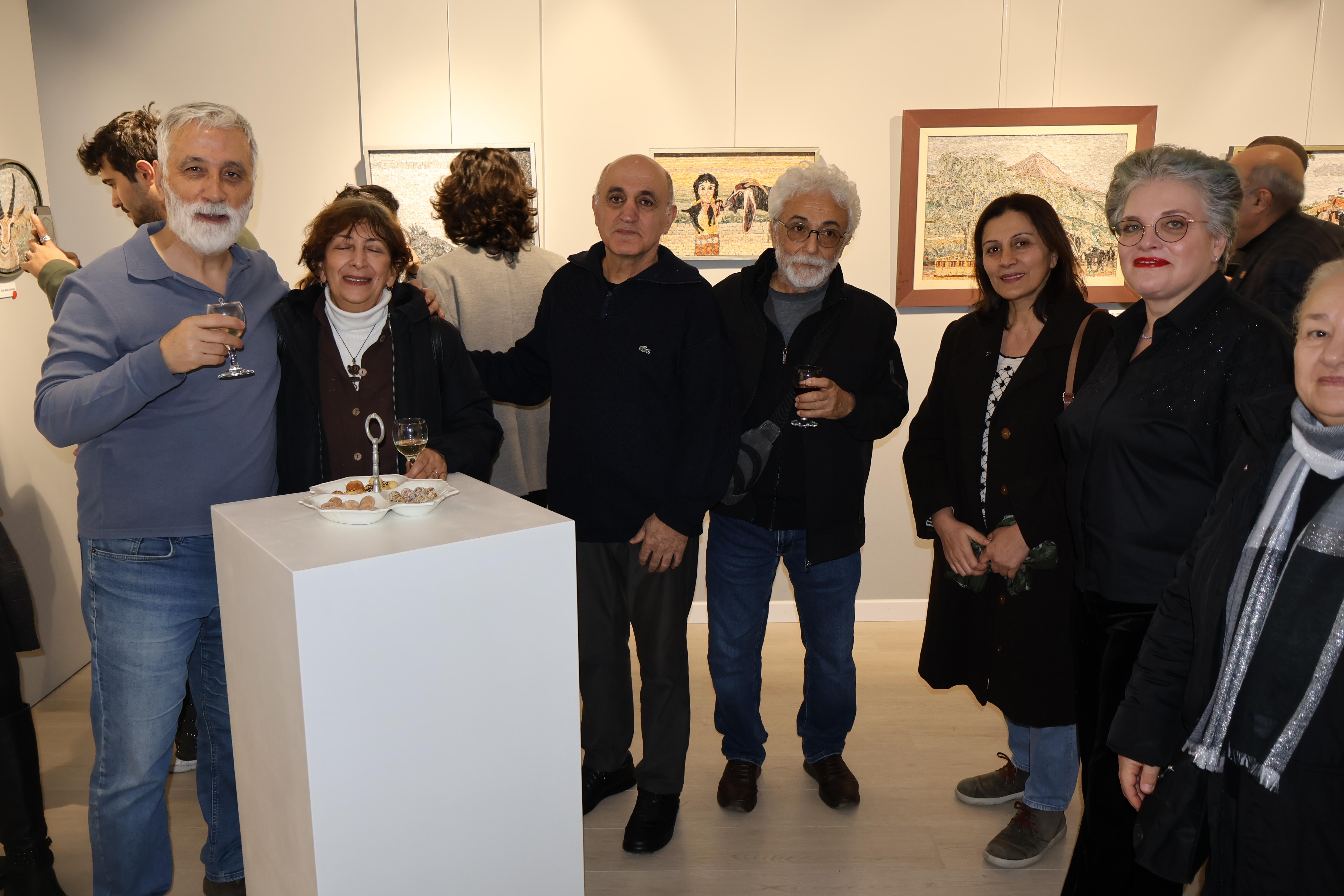 Mehmet Kına'nın ''Heey Keçiler, Hooy Keçiler'' adlı kişisel mozaik sergisi (12) Mehmet Kına'nın ''Heey Keçiler, Hooy Keçiler'' adlı kişisel mozaik sergisi (12)