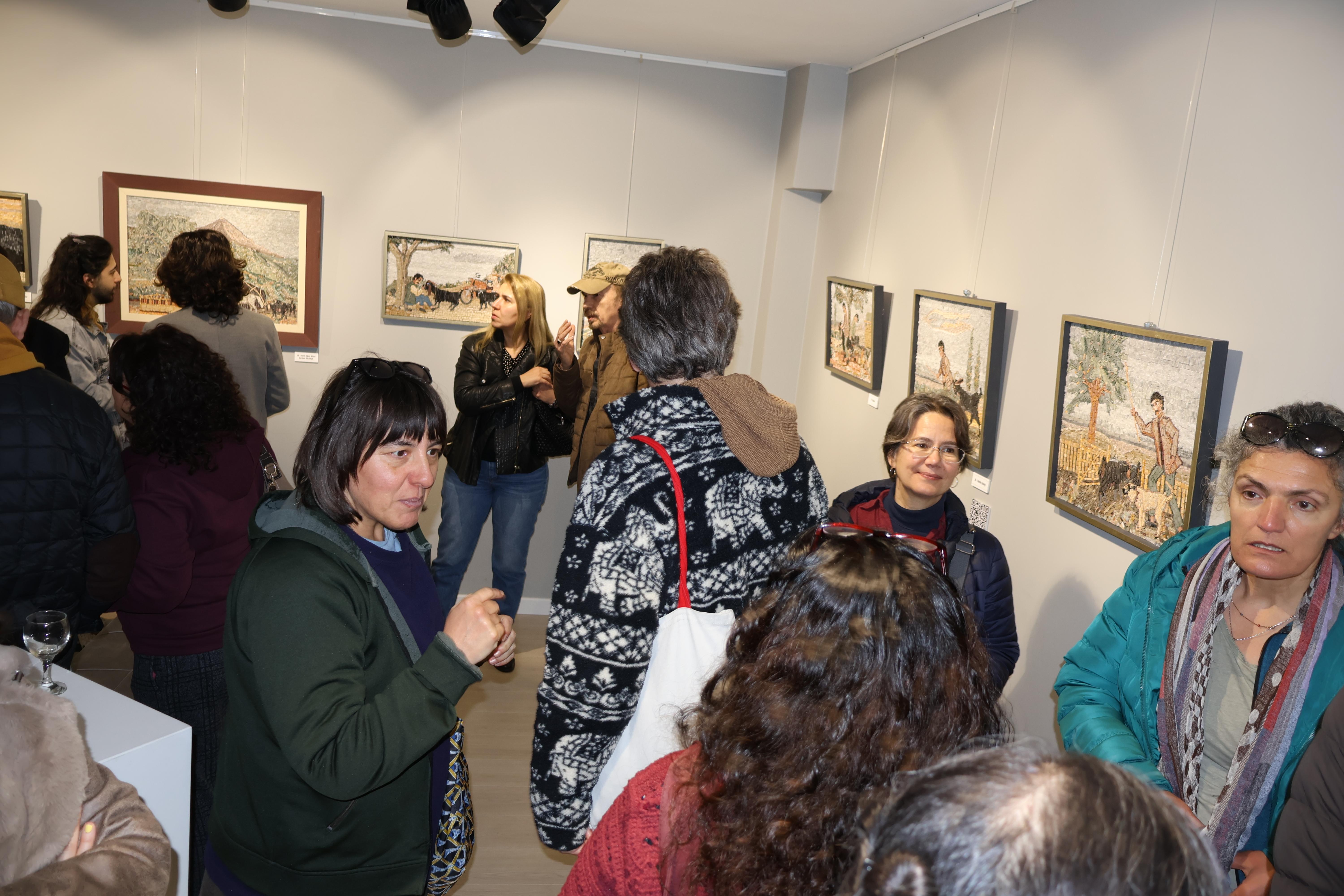 Mehmet Kına'nın ''Heey Keçiler, Hooy Keçiler'' adlı kişisel mozaik sergisi (14) Mehmet Kına'nın ''Heey Keçiler, Hooy Keçiler'' adlı kişisel mozaik sergisi (14)