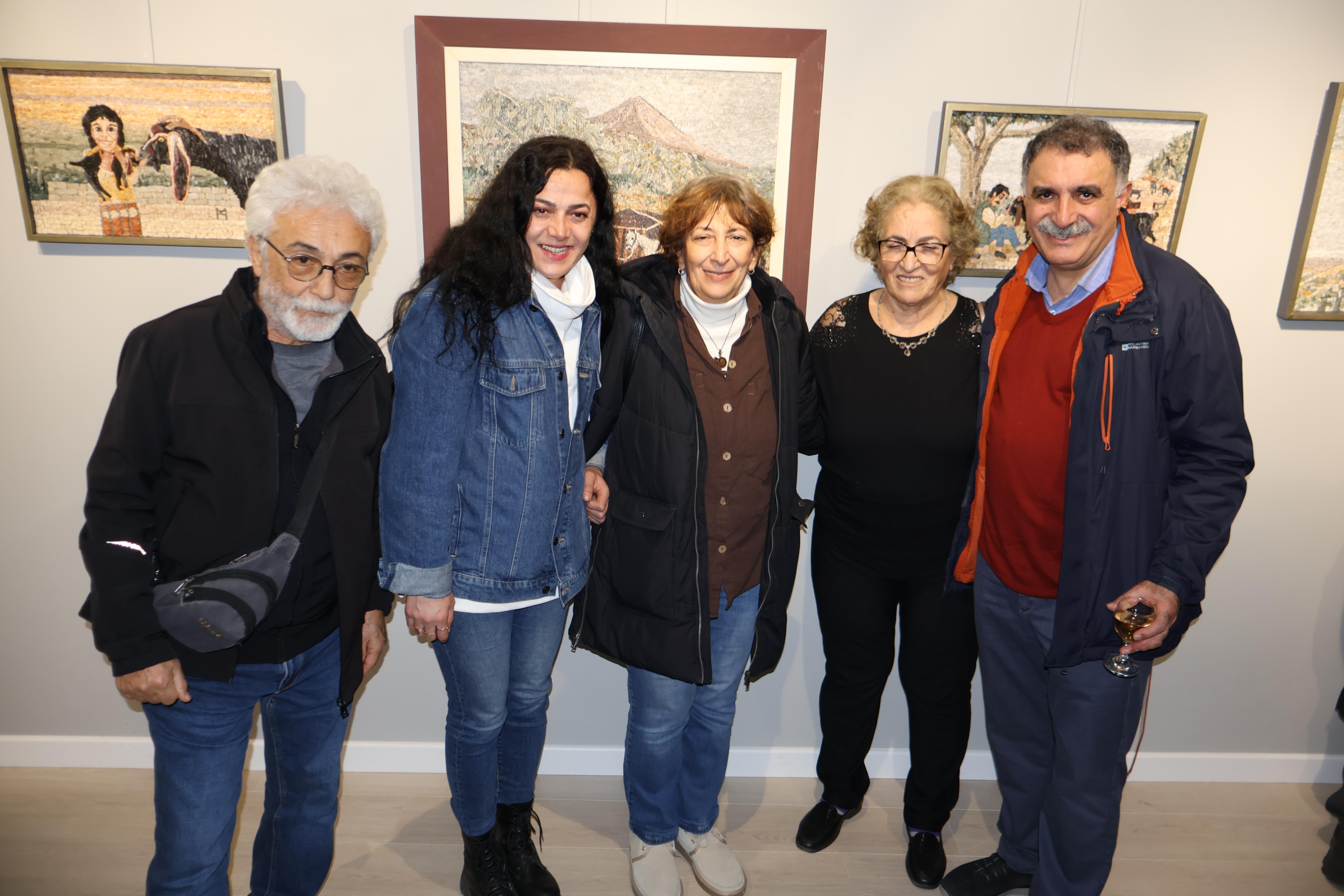 Mehmet Kına'nın ''Heey Keçiler, Hooy Keçiler'' adlı kişisel mozaik sergisi (24) Mehmet Kına'nın ''Heey Keçiler, Hooy Keçiler'' adlı kişisel mozaik sergisi (24)