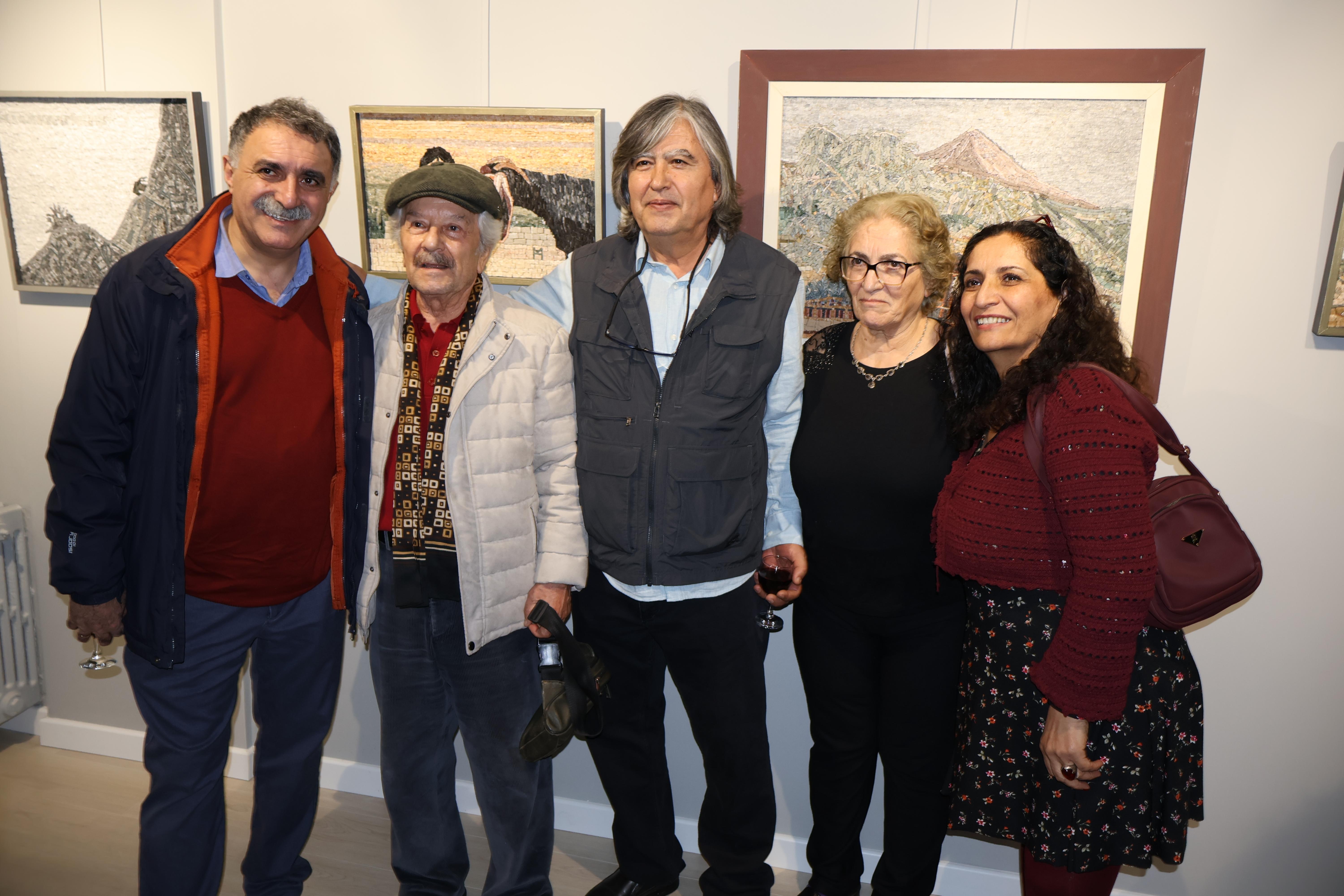 Mehmet Kına'nın ''Heey Keçiler, Hooy Keçiler'' adlı kişisel mozaik sergisi (26) Mehmet Kına'nın ''Heey Keçiler, Hooy Keçiler'' adlı kişisel mozaik sergisi (26)