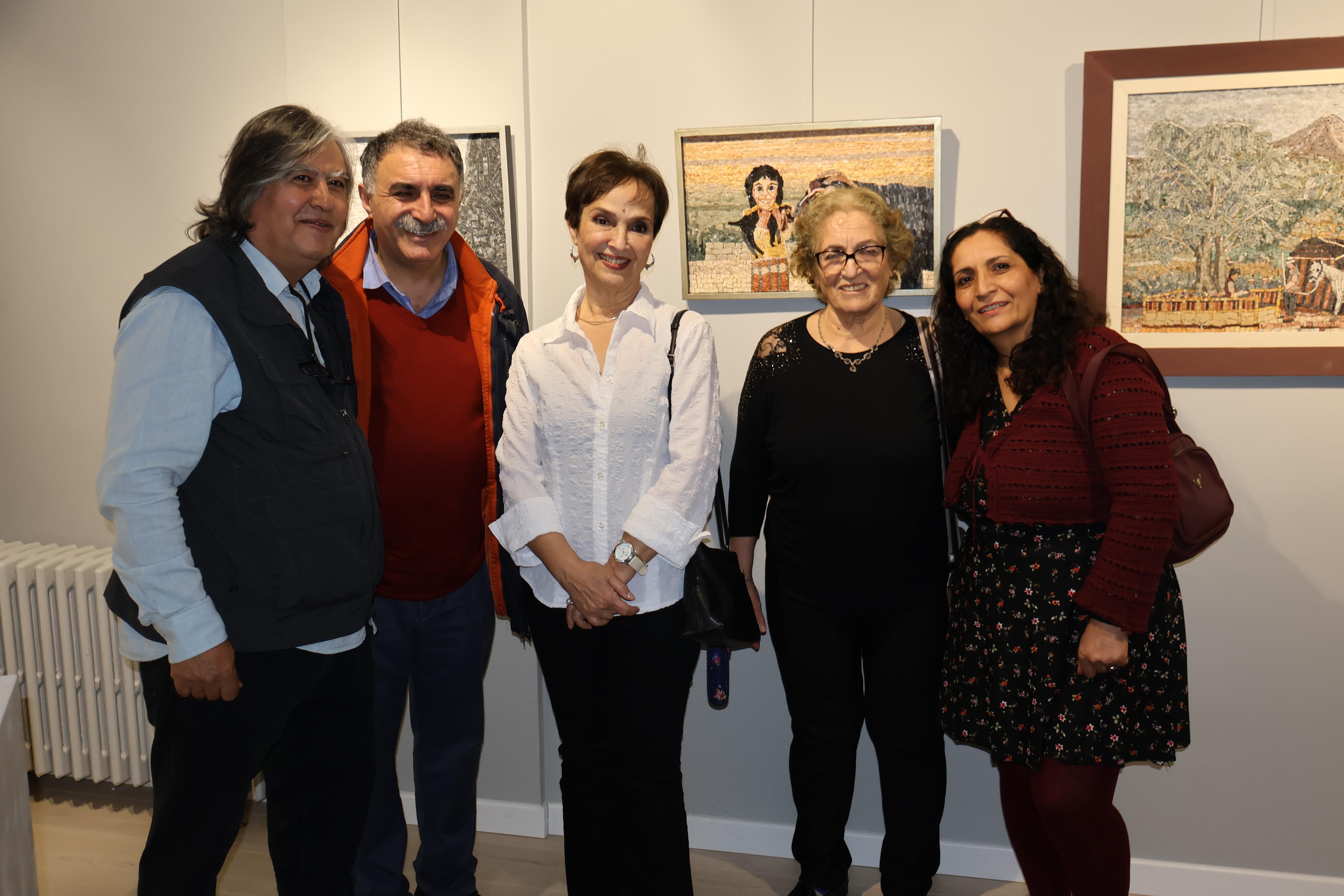 Mehmet Kına'nın ''Heey Keçiler, Hooy Keçiler'' adlı kişisel mozaik sergisi (29) Mehmet Kına'nın ''Heey Keçiler, Hooy Keçiler'' adlı kişisel mozaik sergisi (29)