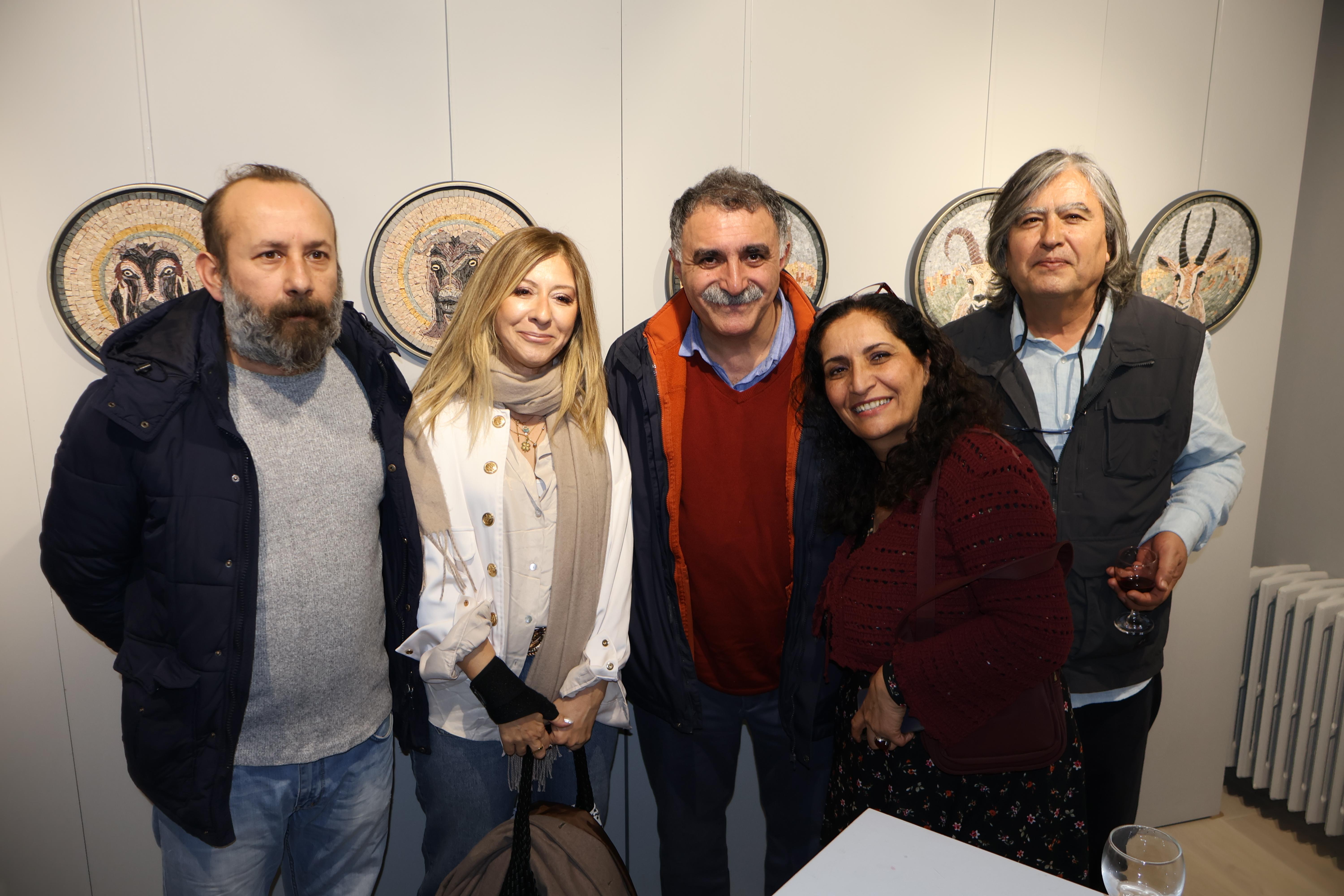 Mehmet Kına'nın ''Heey Keçiler, Hooy Keçiler'' adlı kişisel mozaik sergisi (31) Mehmet Kına'nın ''Heey Keçiler, Hooy Keçiler'' adlı kişisel mozaik sergisi (31)