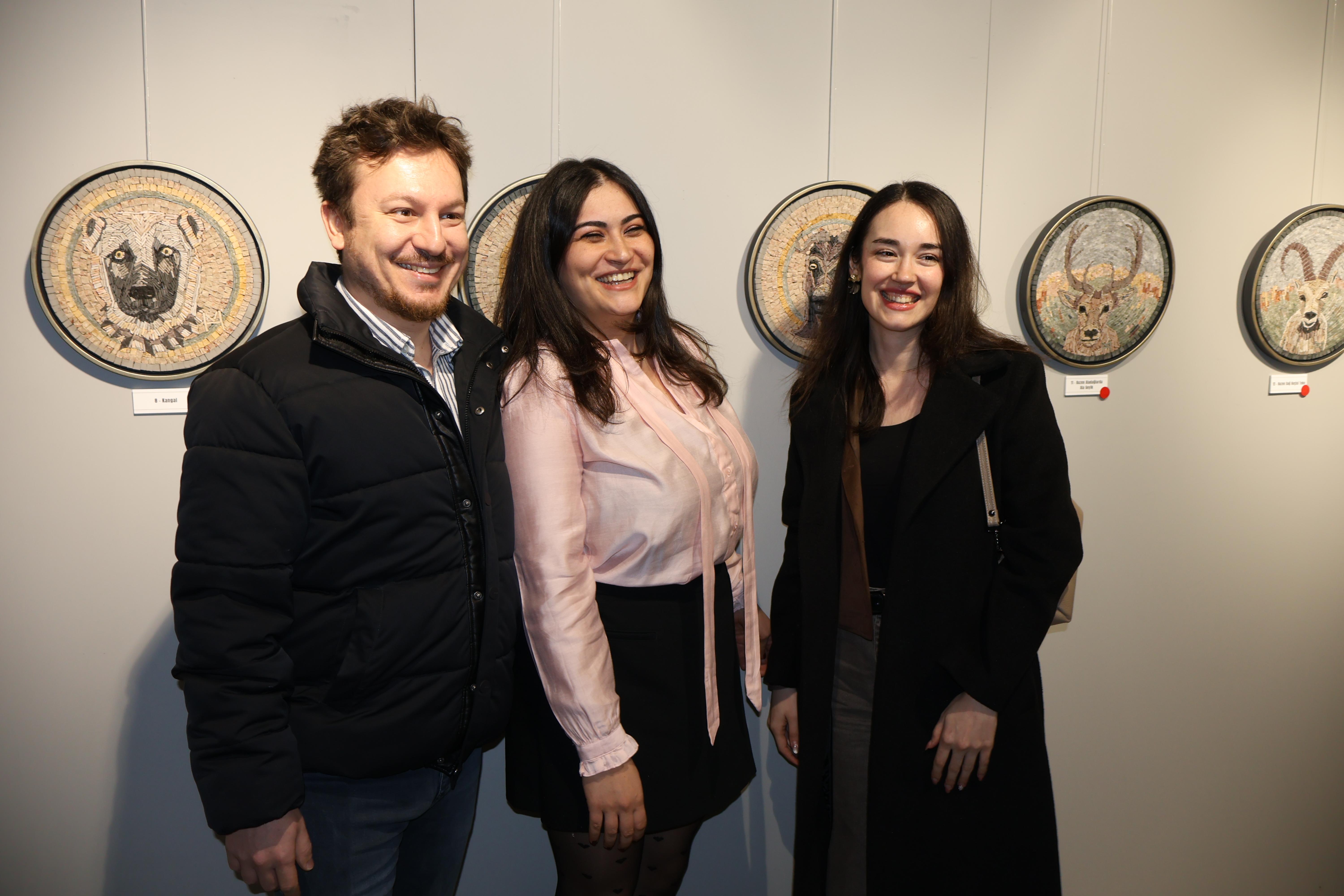 Mehmet Kına'nın ''Heey Keçiler, Hooy Keçiler'' adlı kişisel mozaik sergisi (36) Mehmet Kına'nın ''Heey Keçiler, Hooy Keçiler'' adlı kişisel mozaik sergisi (36)