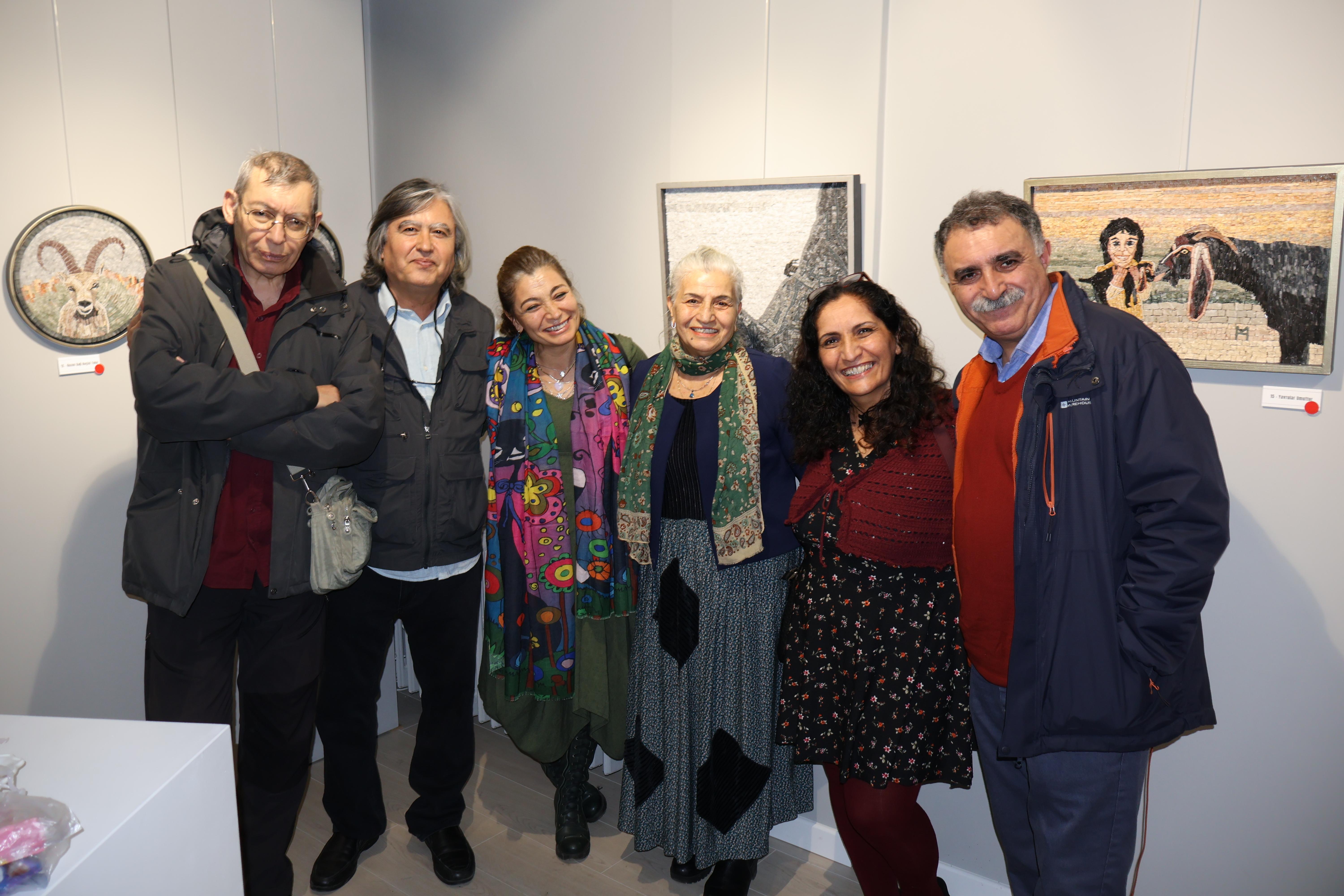 Mehmet Kına'nın ''Heey Keçiler, Hooy Keçiler'' adlı kişisel mozaik sergisi (37) Mehmet Kına'nın ''Heey Keçiler, Hooy Keçiler'' adlı kişisel mozaik sergisi (37)