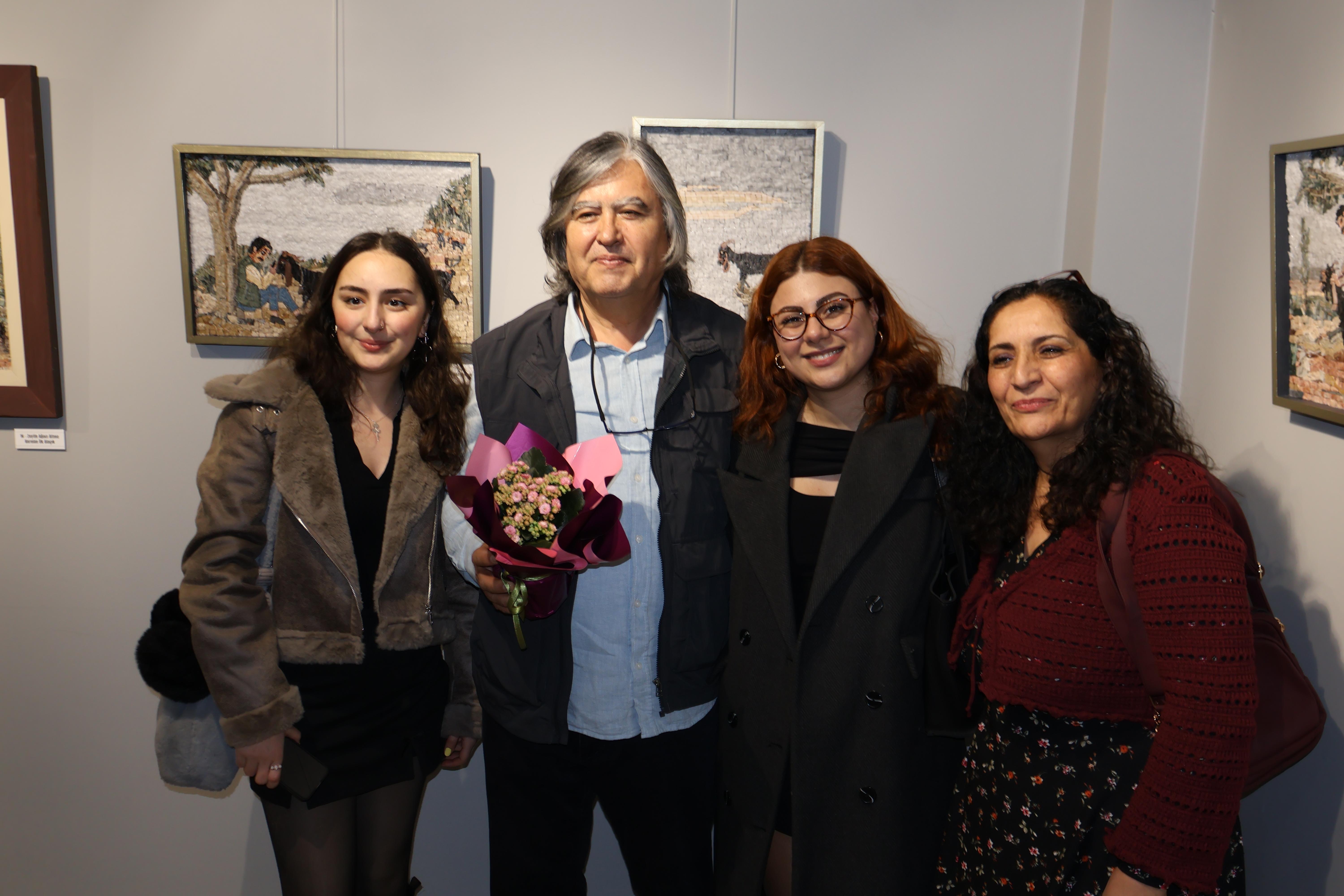 Mehmet Kına'nın ''Heey Keçiler, Hooy Keçiler'' adlı kişisel mozaik sergisi (5) Mehmet Kına'nın ''Heey Keçiler, Hooy Keçiler'' adlı kişisel mozaik sergisi (5)