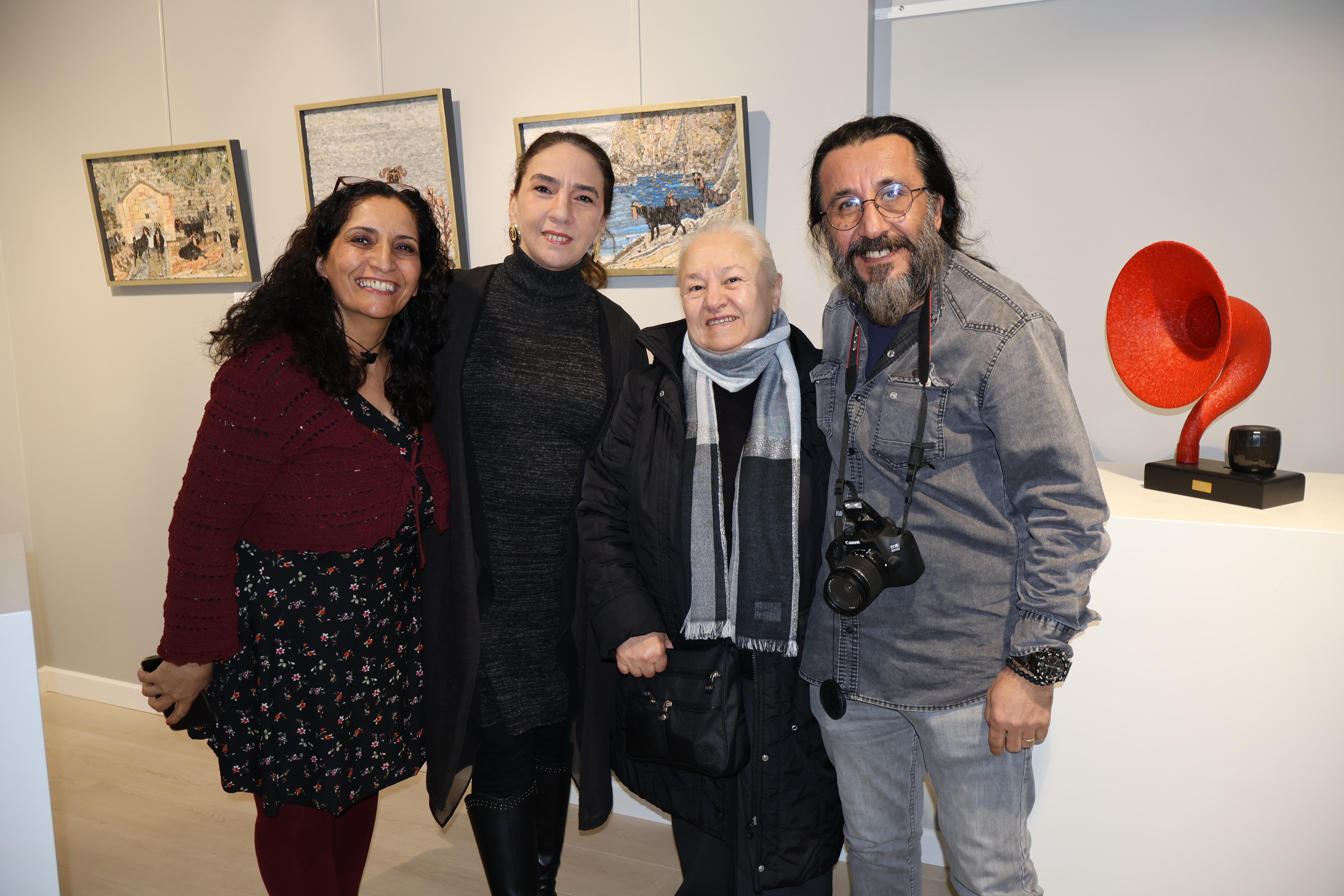 Mehmet Kına'nın ''Heey Keçiler, Hooy Keçiler'' adlı kişisel mozaik sergisi (9) Mehmet Kına'nın ''Heey Keçiler, Hooy Keçiler'' adlı kişisel mozaik sergisi (9)